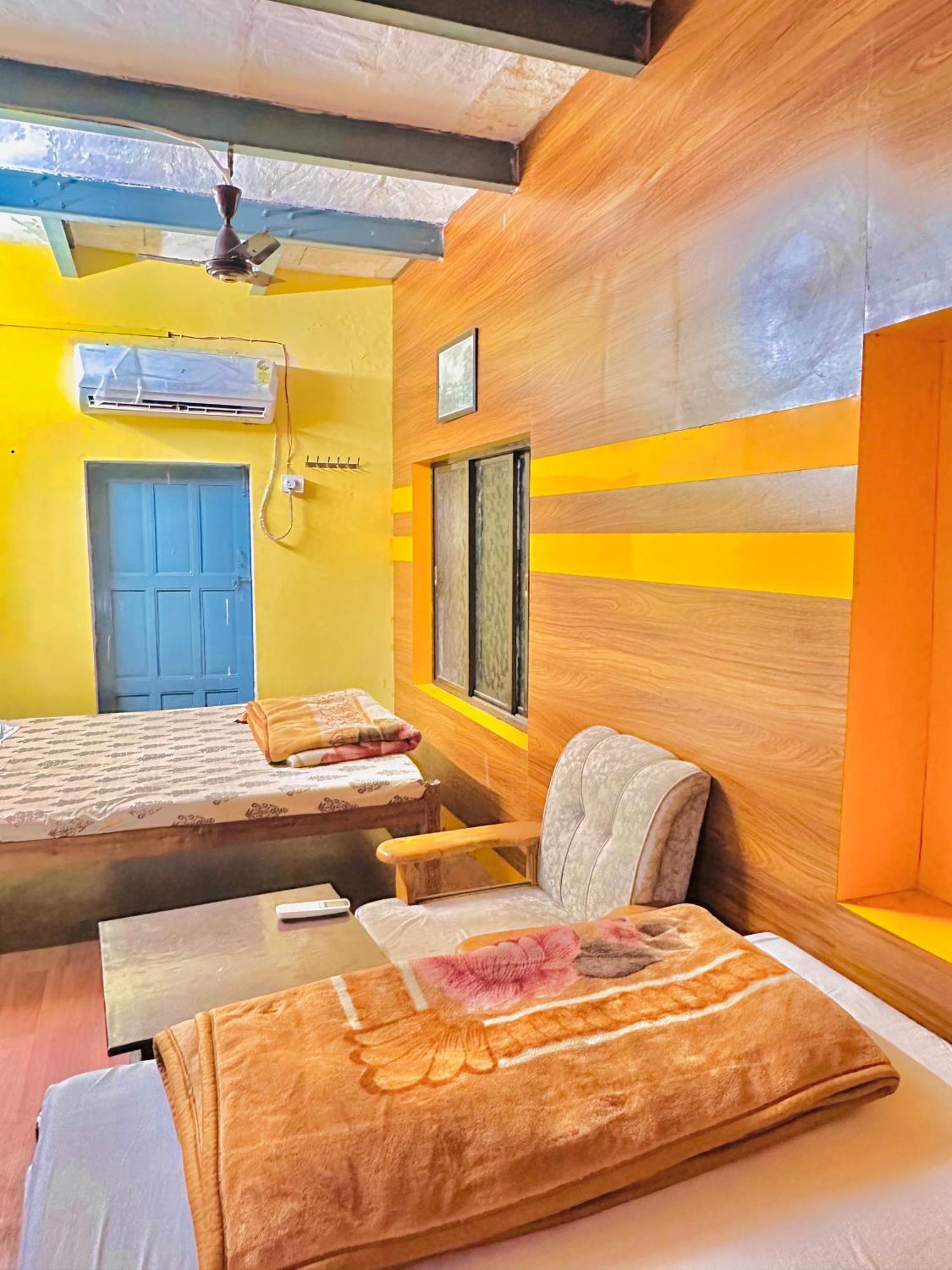 ורנאסי Home Stay Suraj Inn מראה חיצוני תמונה